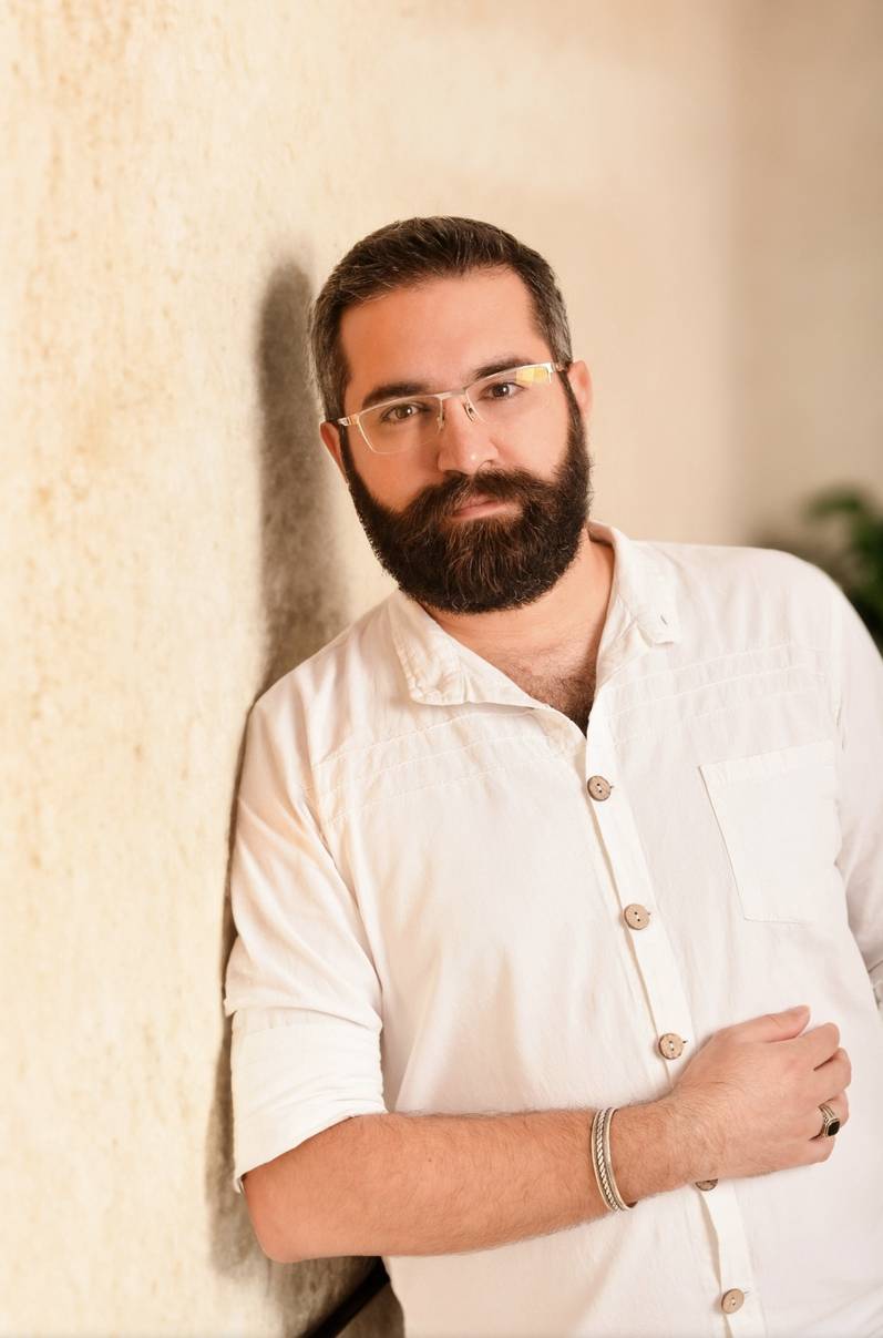 آلبوم " مشتاق بی‌نشان " با صدای مازیار شریفیان منتشر شد