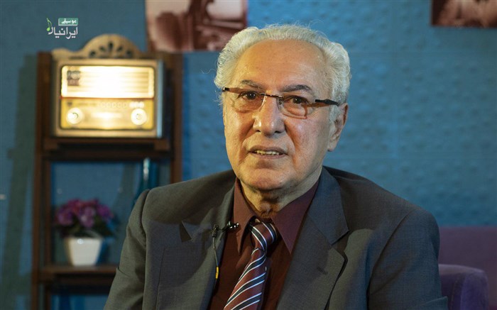 آموزش استاد کیایی درآموزشگاه وزیری